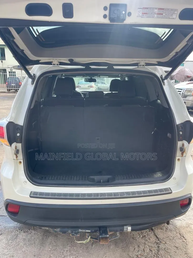 Toyota Highlander XLE 4dr SUV (3.5L 6cyl 6A) 2015 White