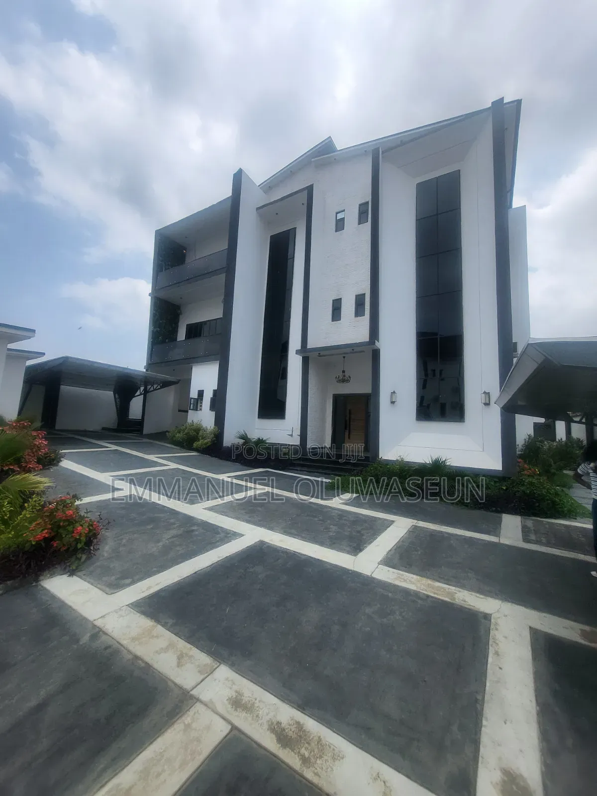 6bdrm Villa in Direct Listing, Guzape District for sale