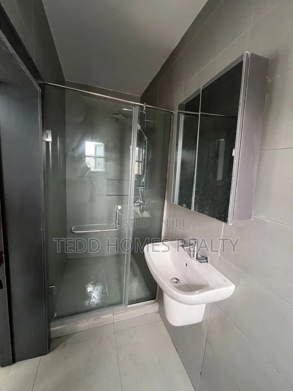 2bdrm Maisonette in Ilasan for rent