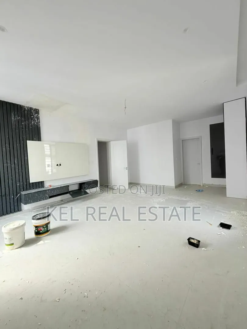 5bdrm Duplex in Adeniyi Jones for sale