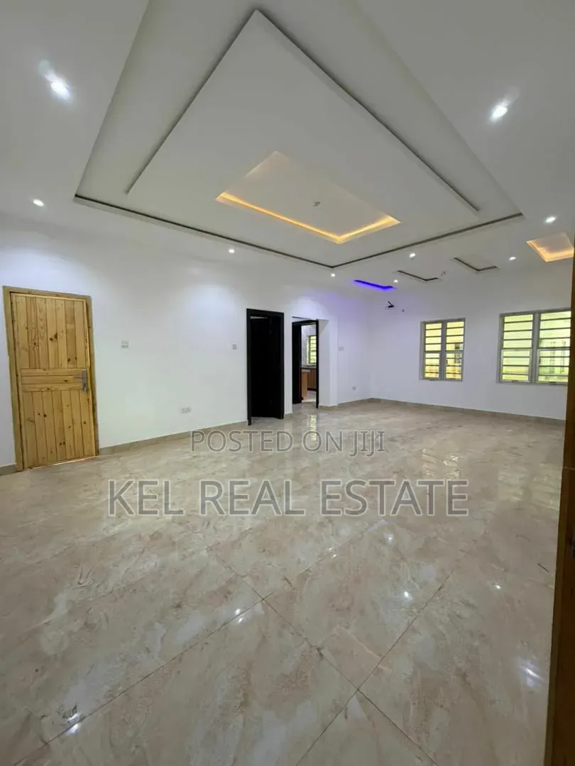 3bdrm Apartment in GRA Phase 2 Shangisha for sale