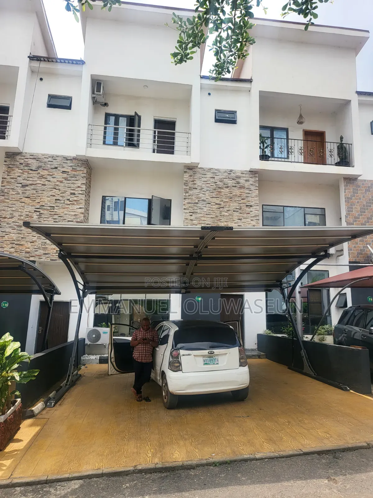 4bdrm Townhouse/Terrace in Guzape District for sale