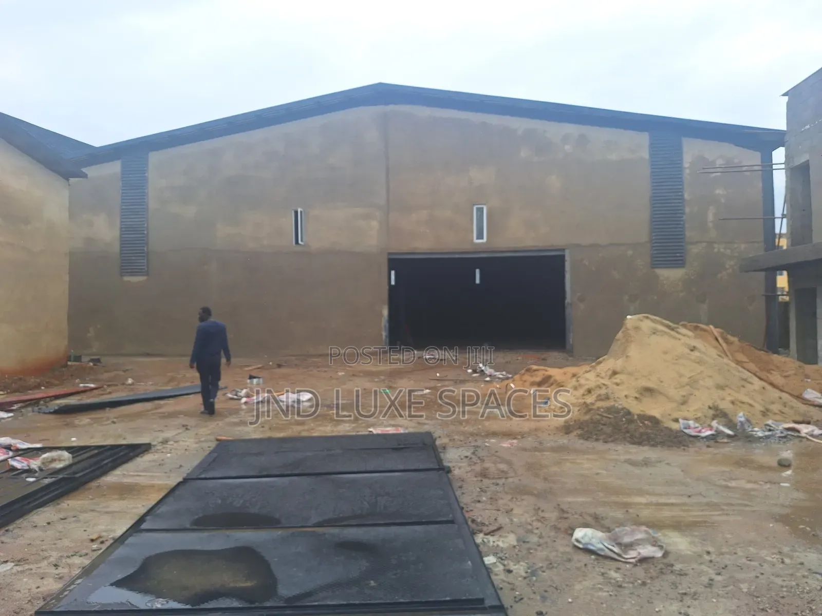 2bays Warehouse, Measuring 1,200sqm and Another 800sqm With Offices