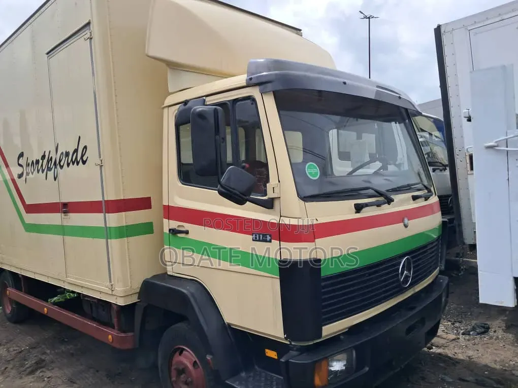 2002 Mercedes 814, Foreign Used Strong Engine, Excellent Condition