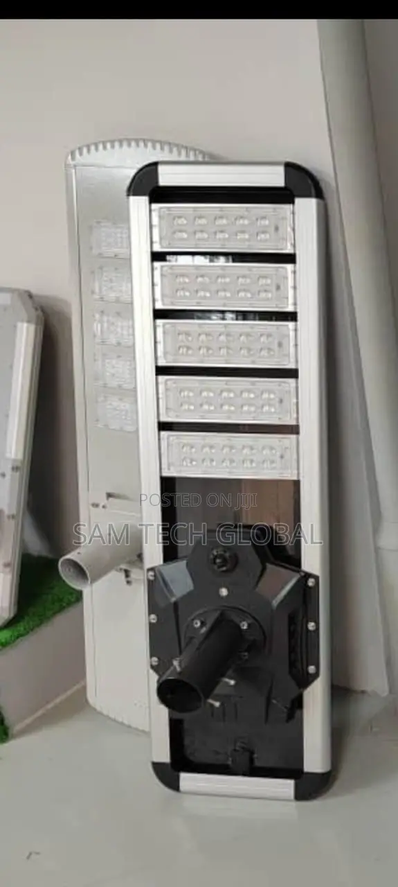 Smart Prismatic Solar Street Light