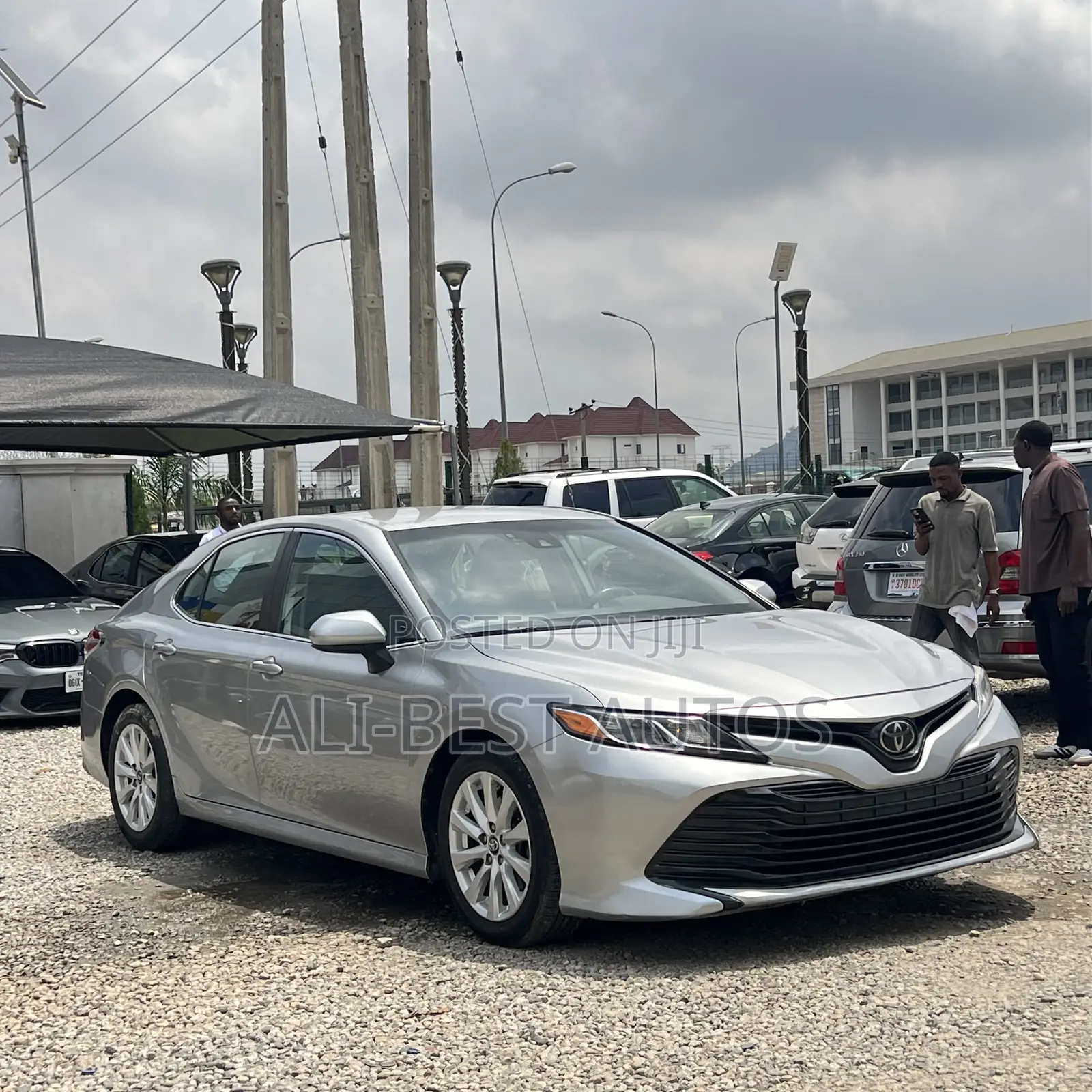 Toyota Camry LE FWD 2020 Silver
