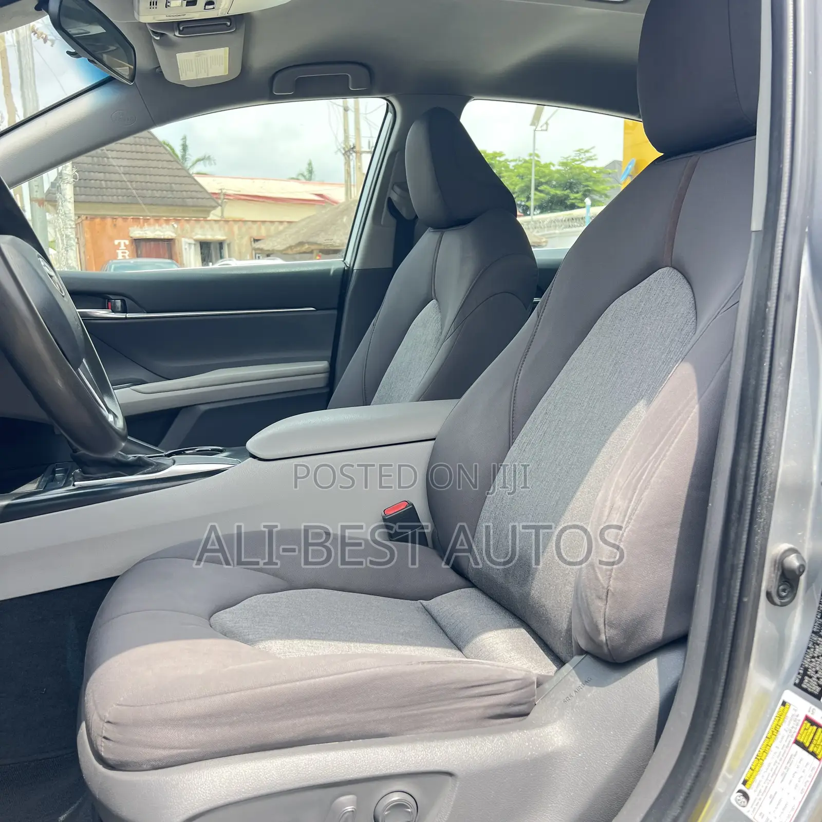 Toyota Camry LE FWD 2020 Silver