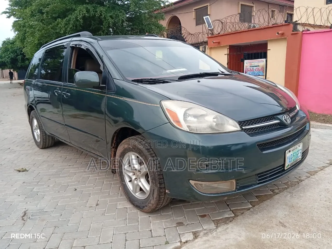 Toyota Sienna 2005 Green