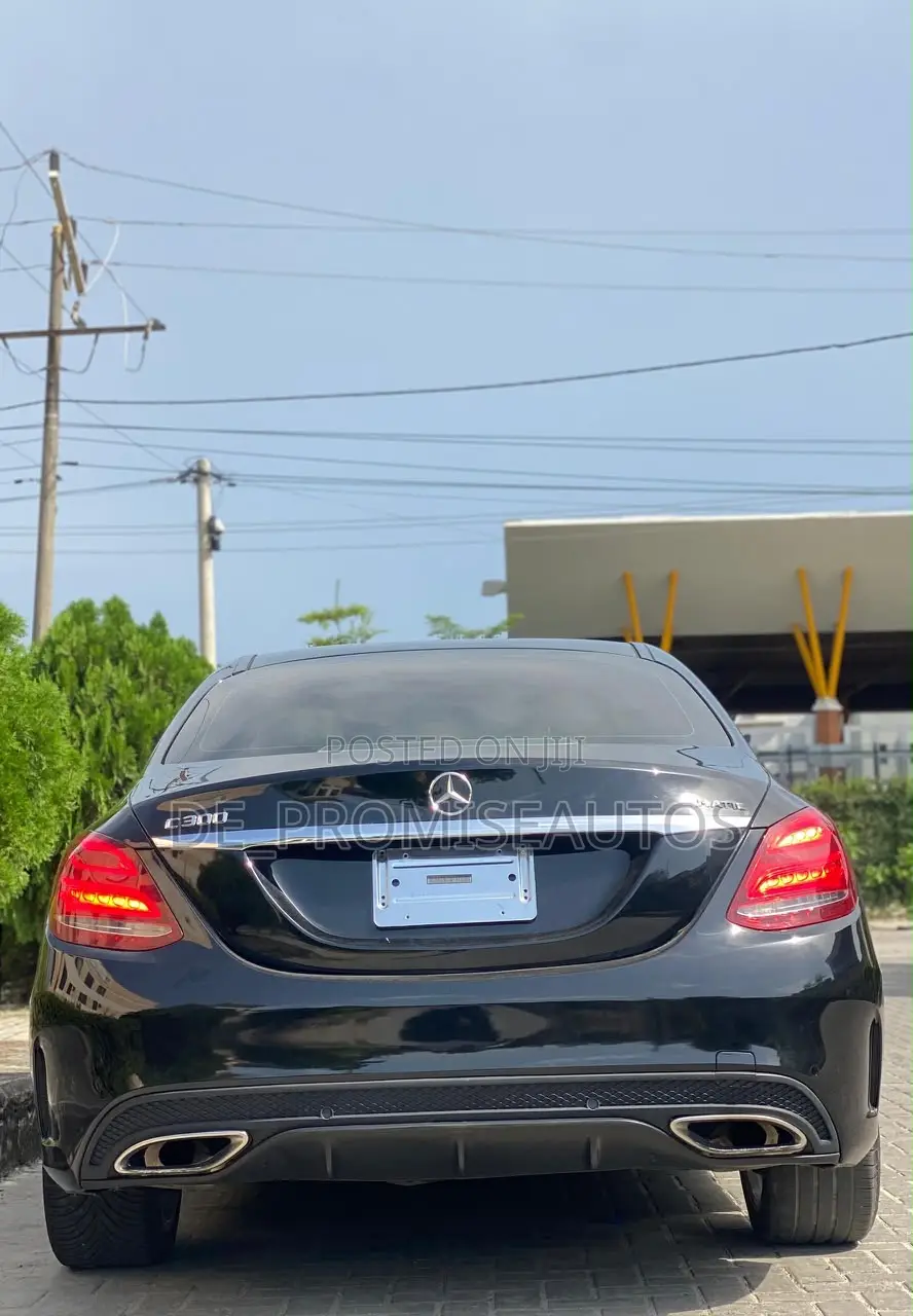 Mercedes-Benz C300 2015 Black