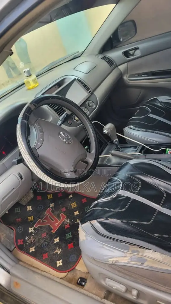 Toyota Camry 2006 Gray