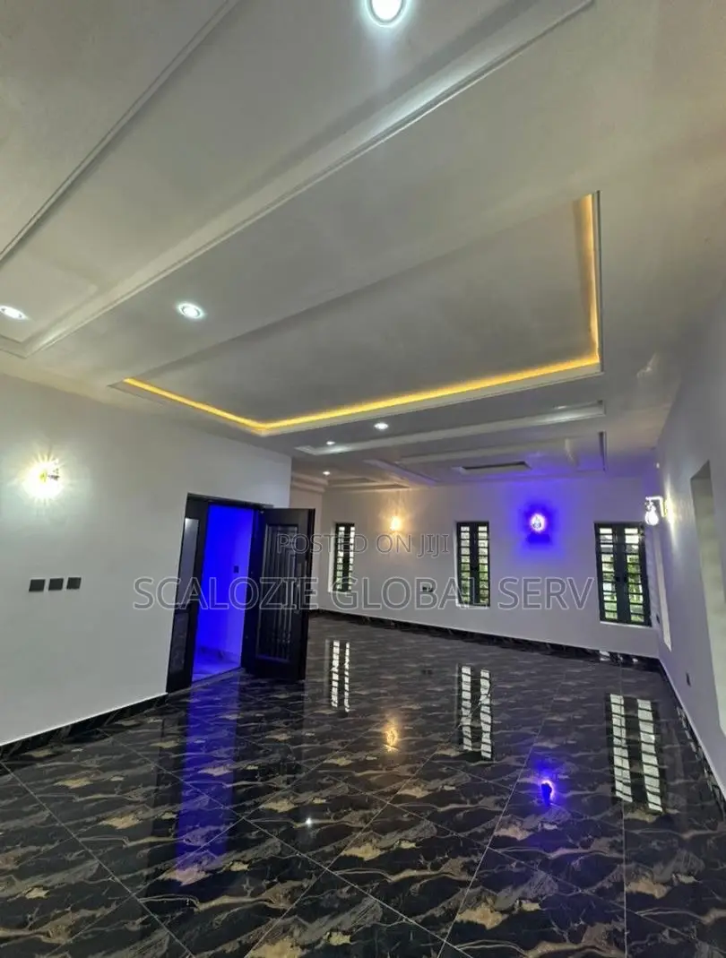 5bdrm Duplex in Sars Road, Port for sale