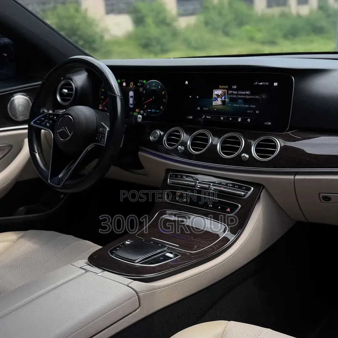 Mercedes-Benz E450 2022 White