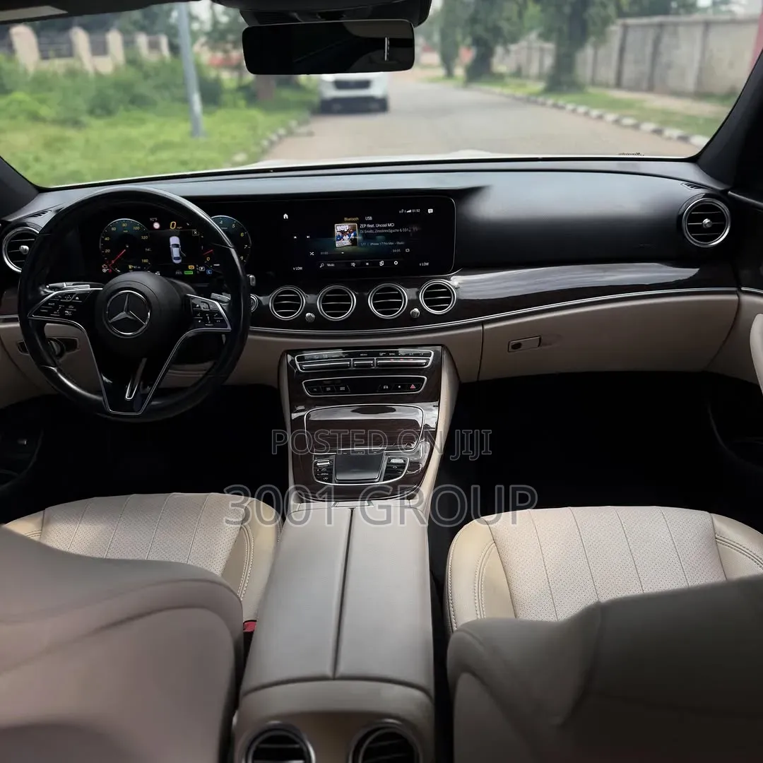 Mercedes-Benz E450 2022 White