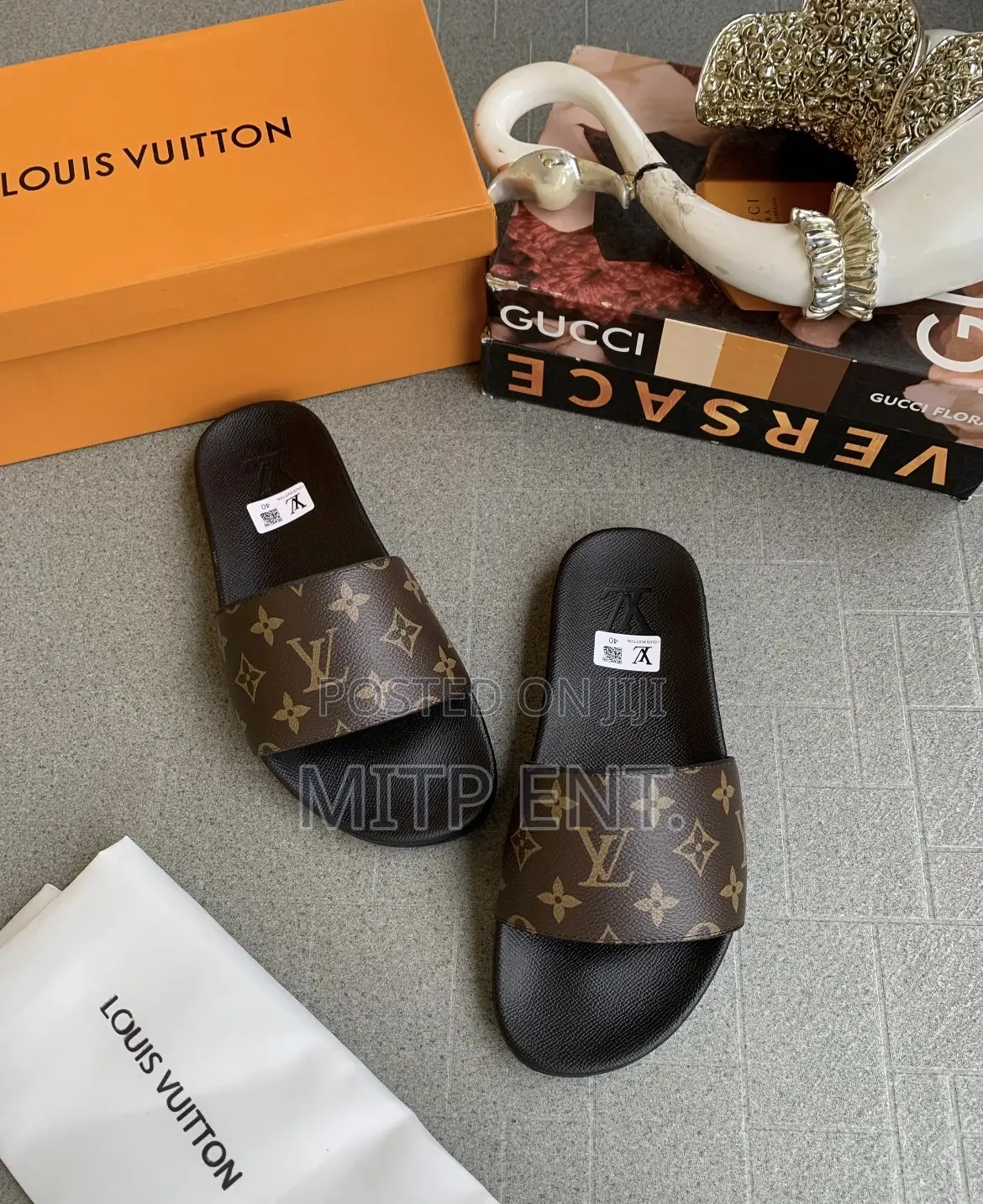 Louis Vuitton Luxury Slides/Slippers