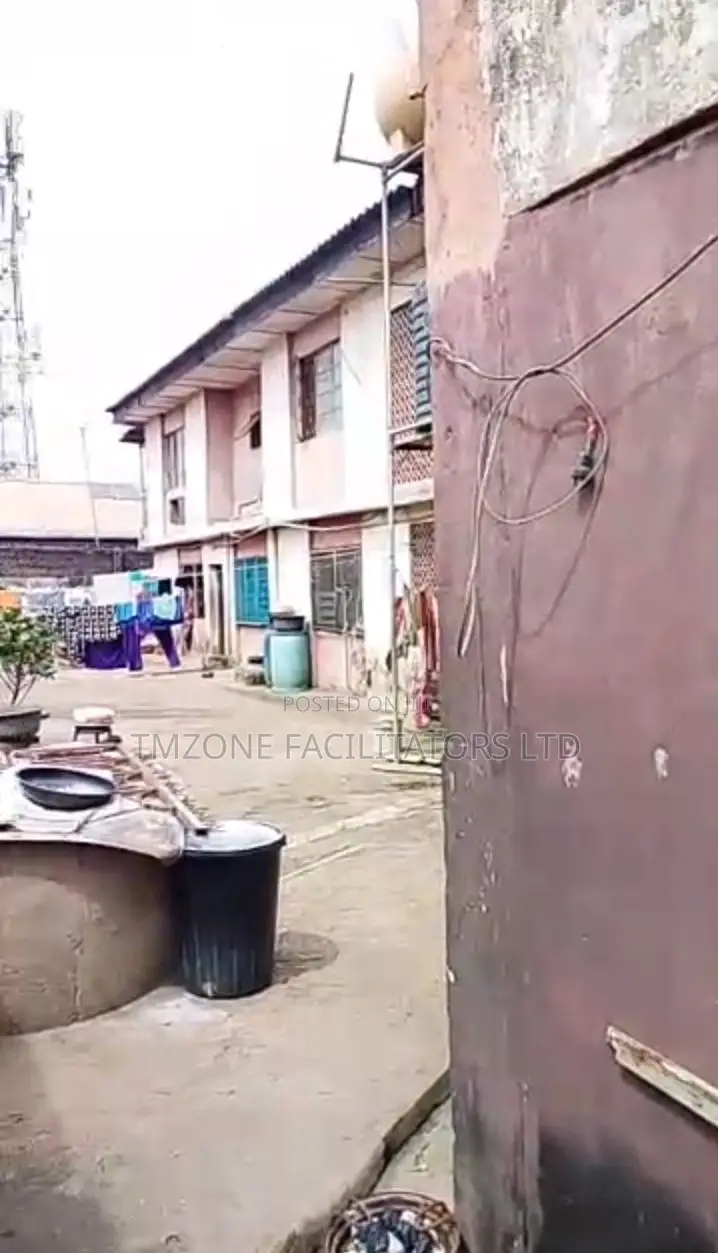 Furnished 3bdrm House in Ejigbo for sale
