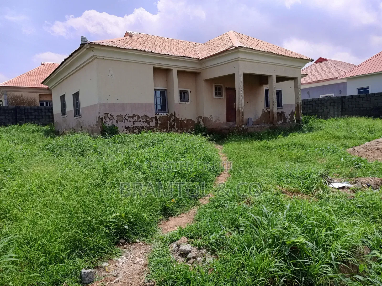 3bdrm Duplex in Jedo Estate, Sabon Lugbe for sale