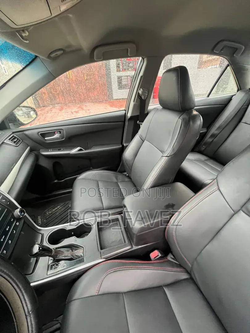 Toyota Camry SE 4dr Sedan (2.5L 4cyl 6A) 2015 Black