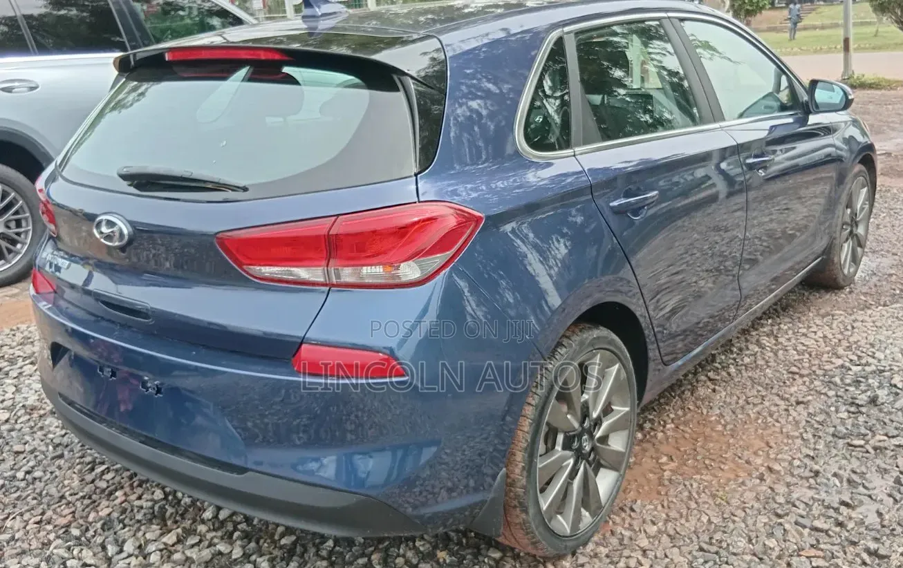 Hyundai Elantra Value Edition Sedan FWD (2.0L 4cyl 6A) 2017 Blue