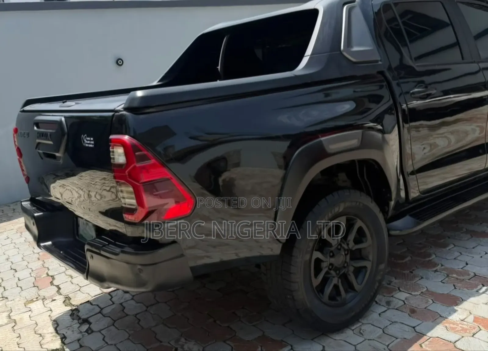 Toyota Hilux 2021 Black