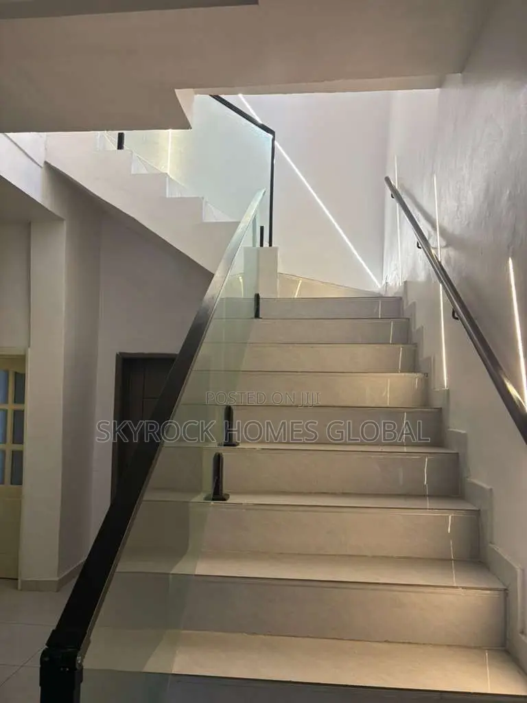 Furnished 4bdrm Duplex in Thomas Estate for rent