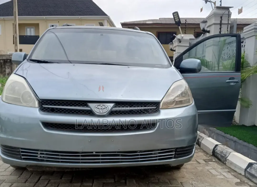 Toyota Sienna 2005 Blue
