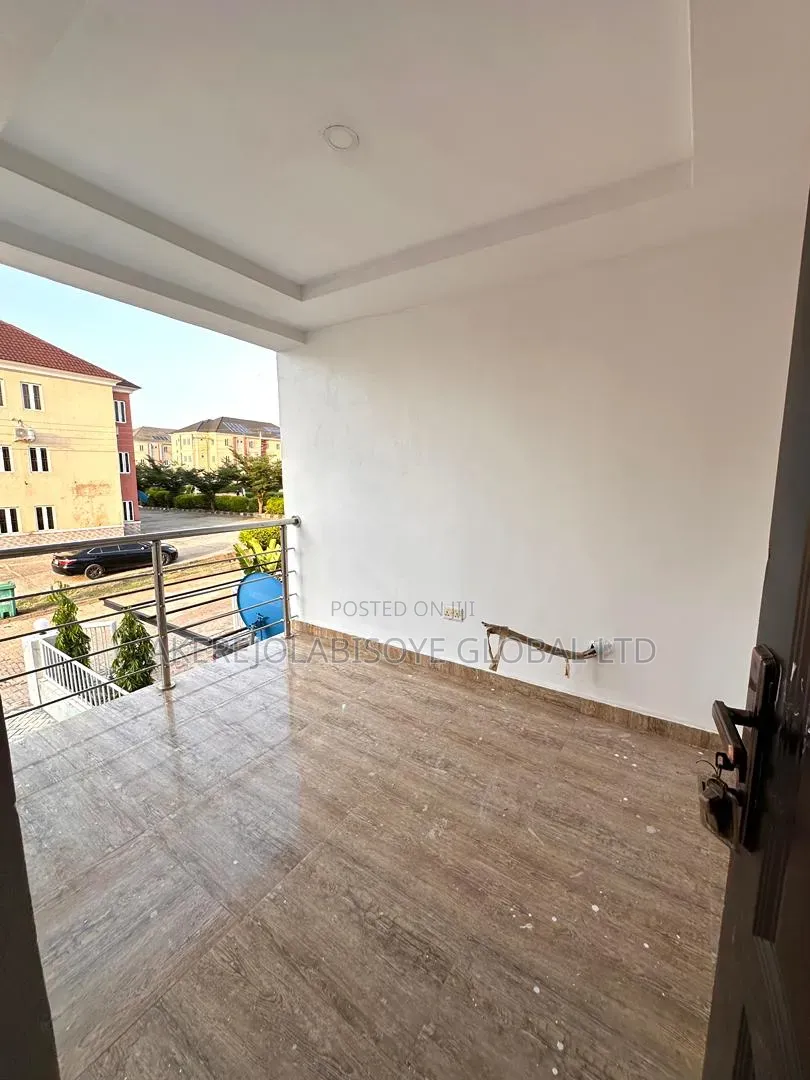 4bdrm Duplex in In An Estate, Life Camp for rent