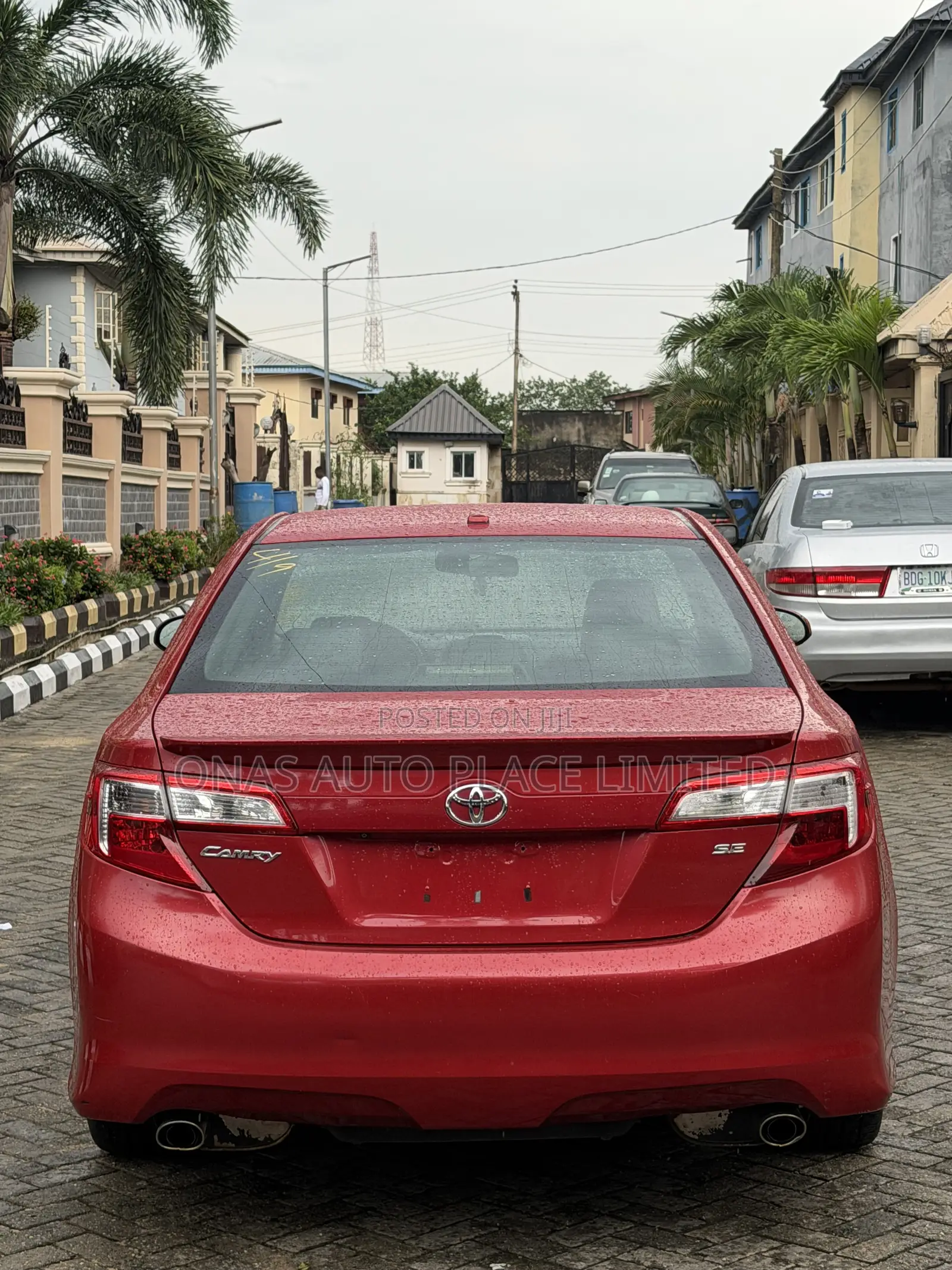 Toyota Camry SE V6 4dr Sedan (3.5L 6cyl 6A) 2013 Red