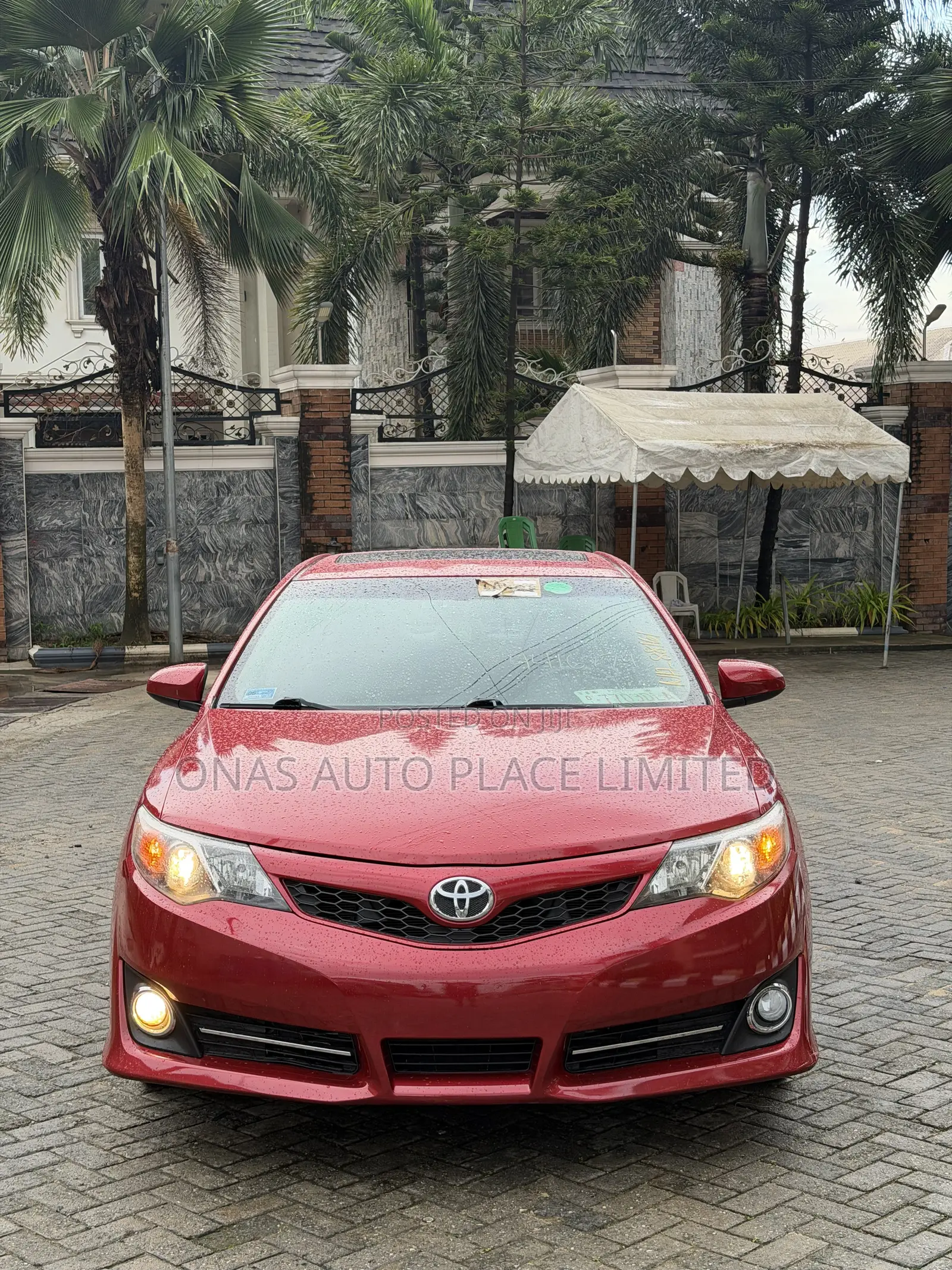 Toyota Camry SE V6 4dr Sedan (3.5L 6cyl 6A) 2013 Red