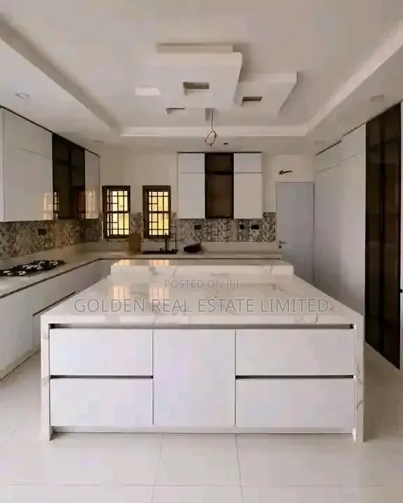 5bdrm Duplex in Guzape District for sale