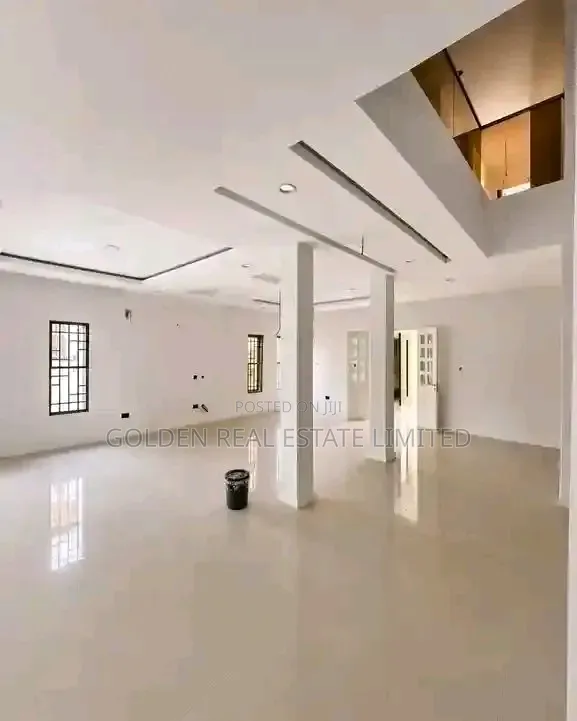 5bdrm Duplex in Guzape District for sale