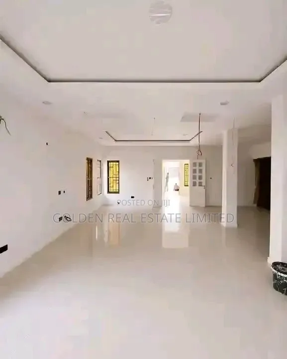 5bdrm Duplex in Guzape District for sale