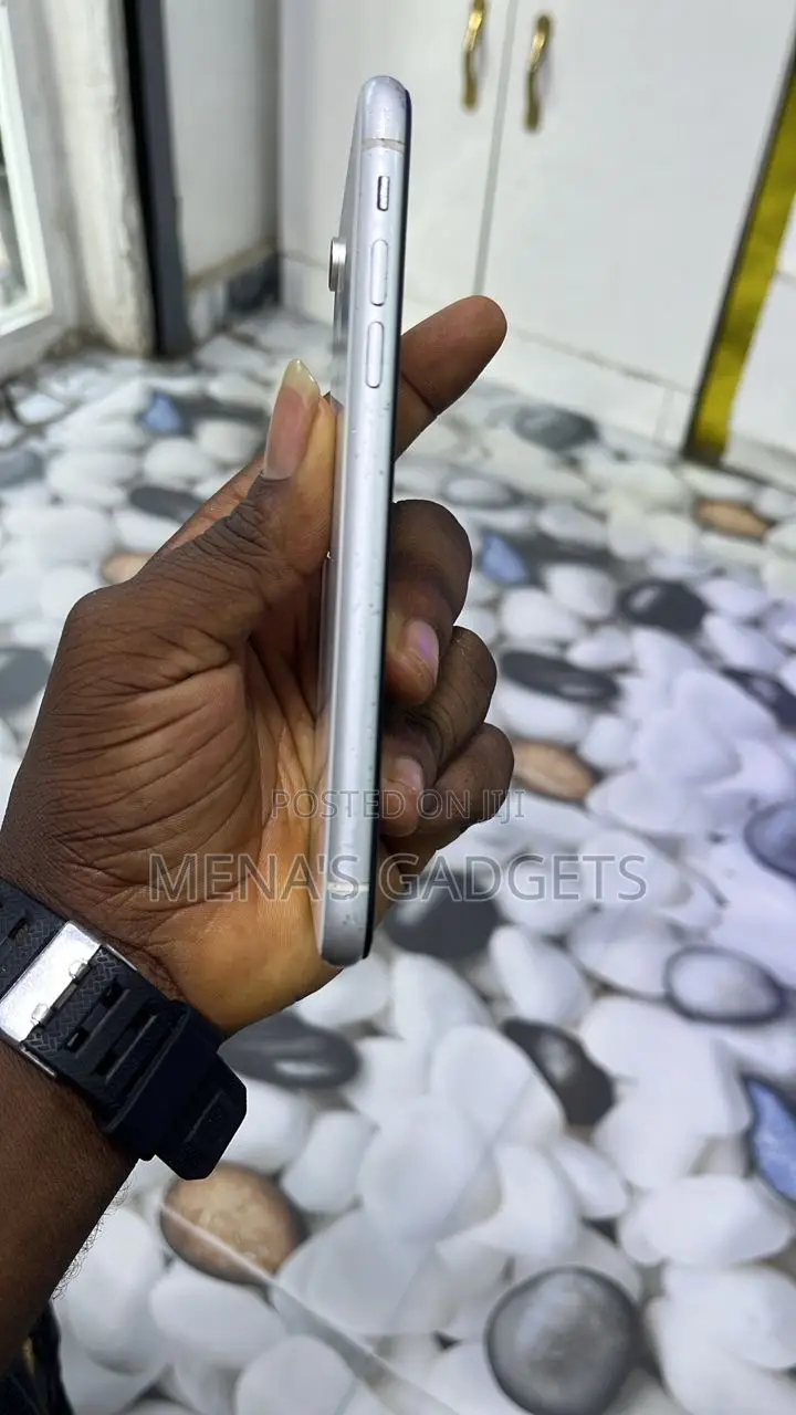 Apple iPhone XR 128 GB White