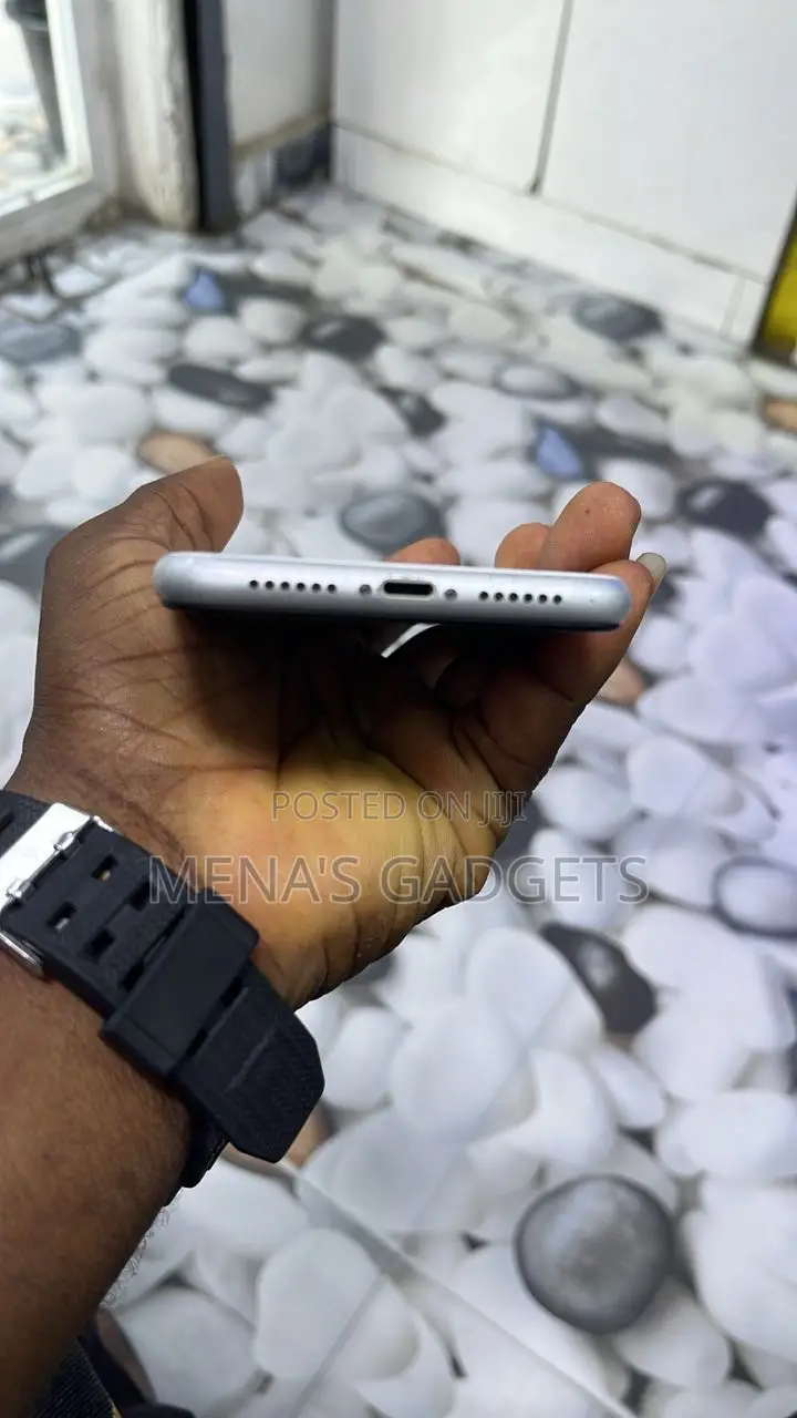 Apple iPhone XR 128 GB White