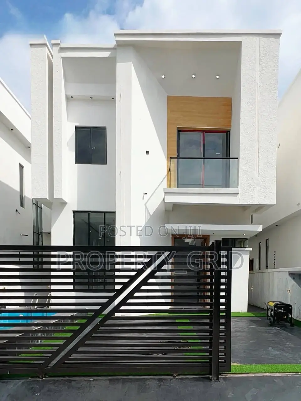 4bdrm Duplex in Chevron Estate for sale