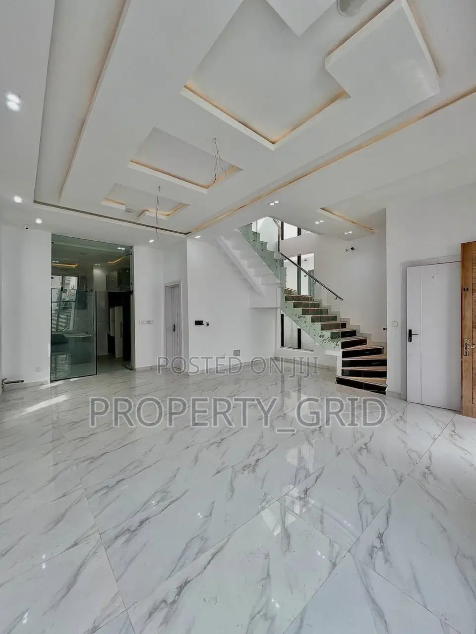 4bdrm Duplex in Chevron Estate for sale