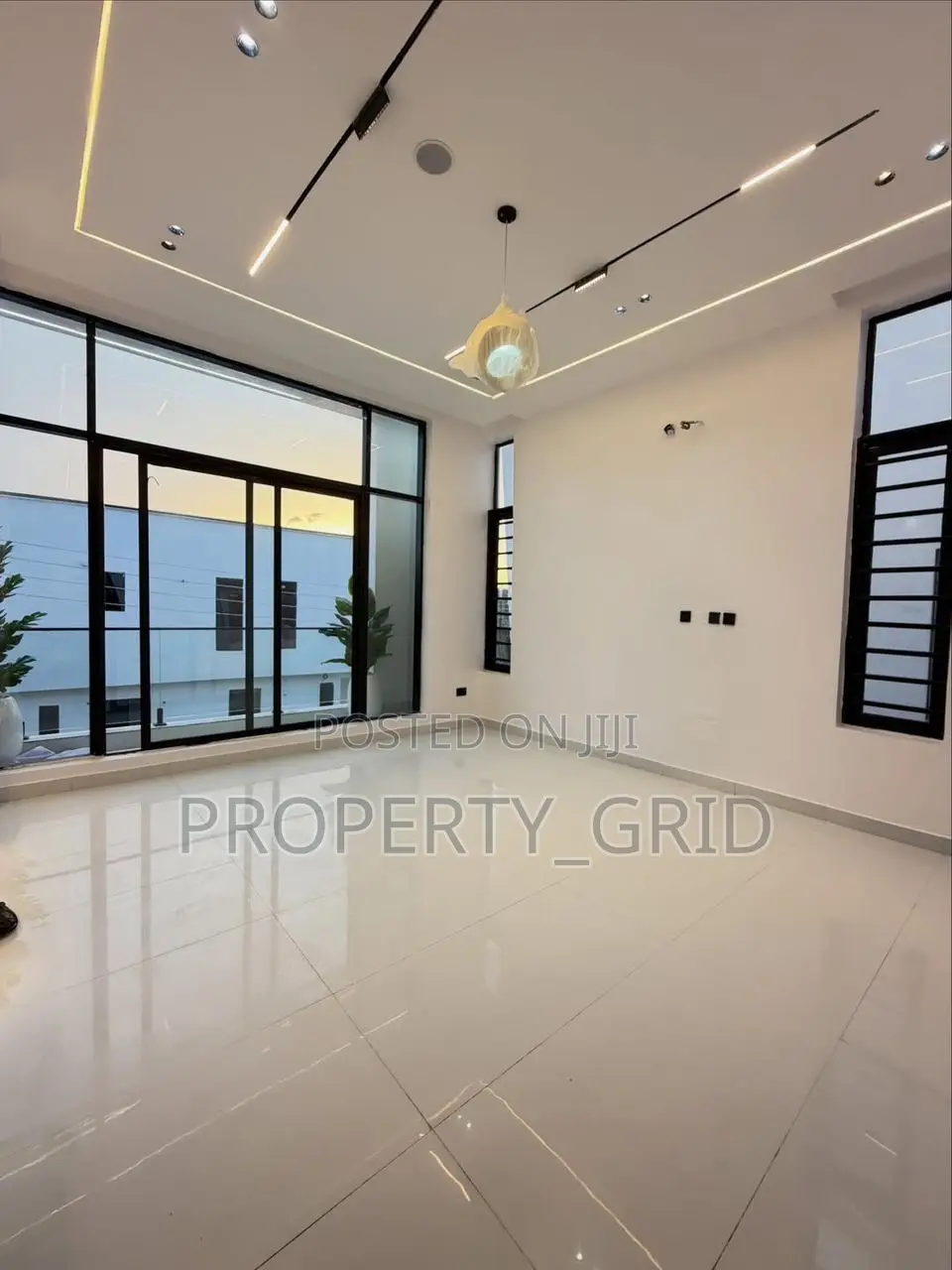 4bdrm Duplex in Ikota for sale