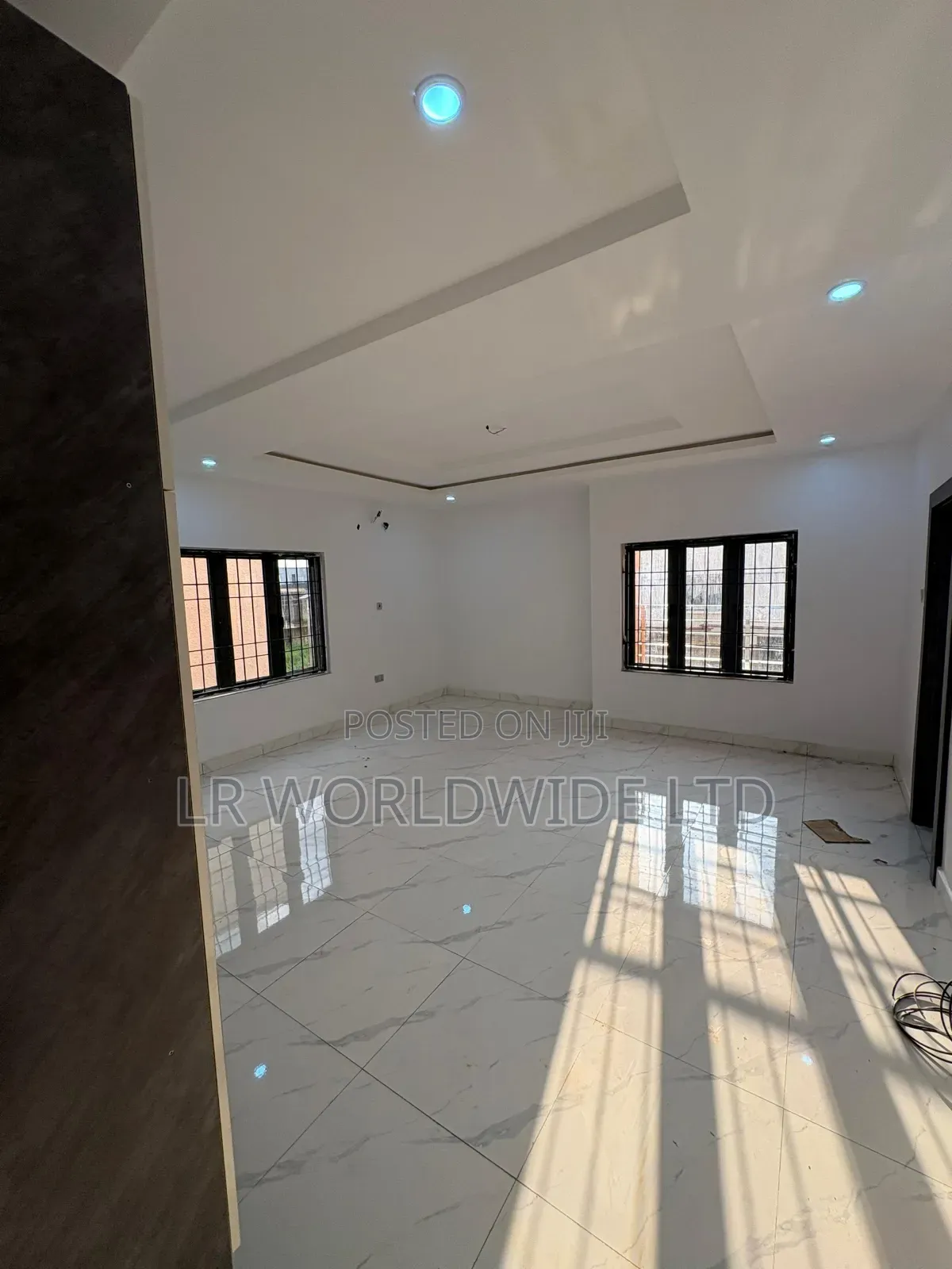 5bdrm Duplex in Paradise, Life Camp for sale