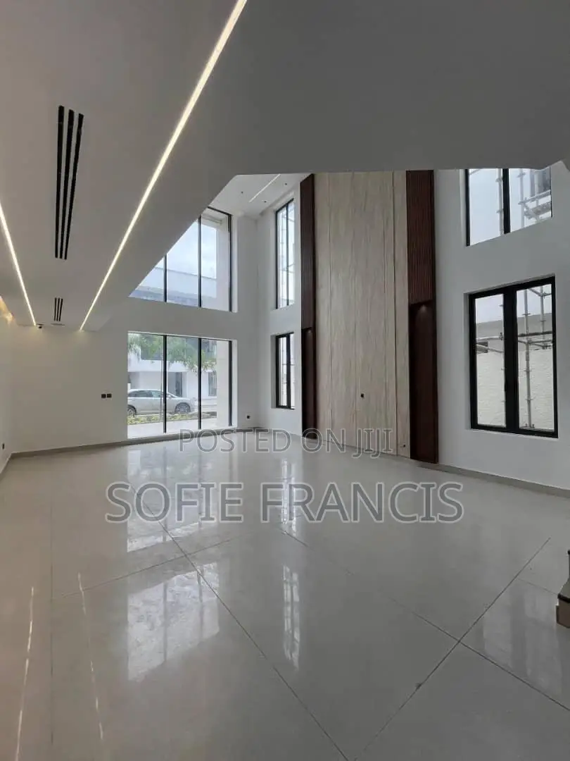 5bdrm Duplex in Lekki for sale