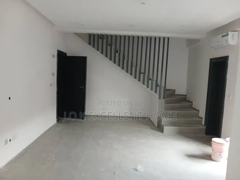 2bdrm Block of Flats in Ilasan for rent