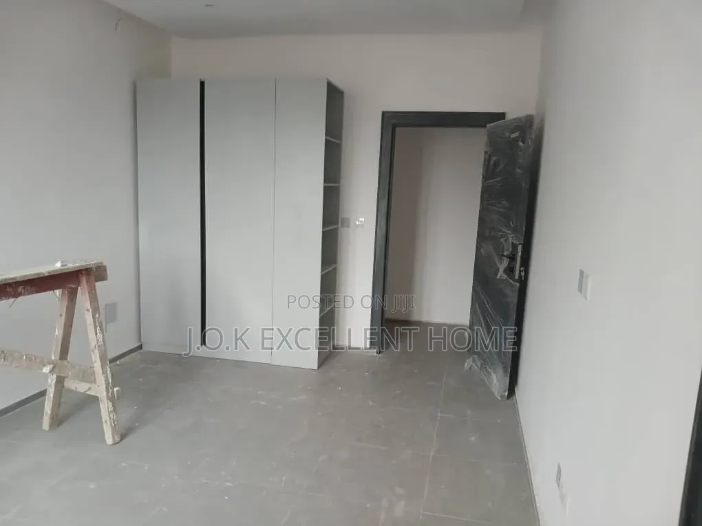 2bdrm Block of Flats in Ilasan for rent