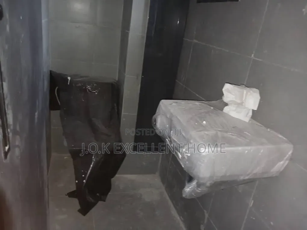 2bdrm Block of Flats in Ilasan for rent