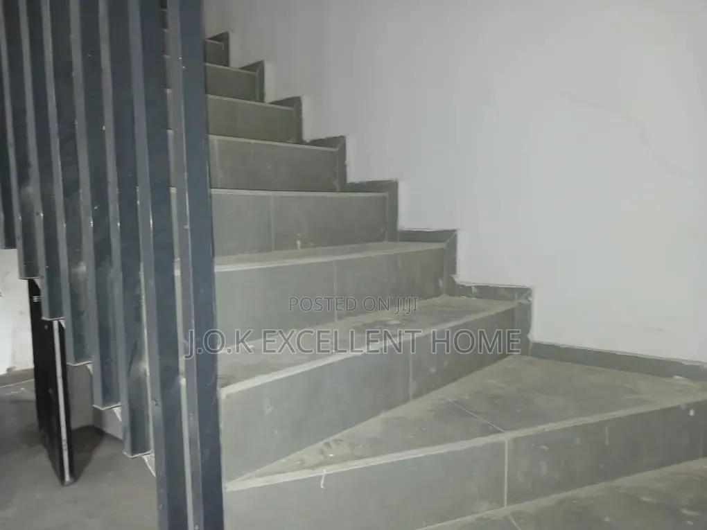 2bdrm Block of Flats in Ilasan for rent
