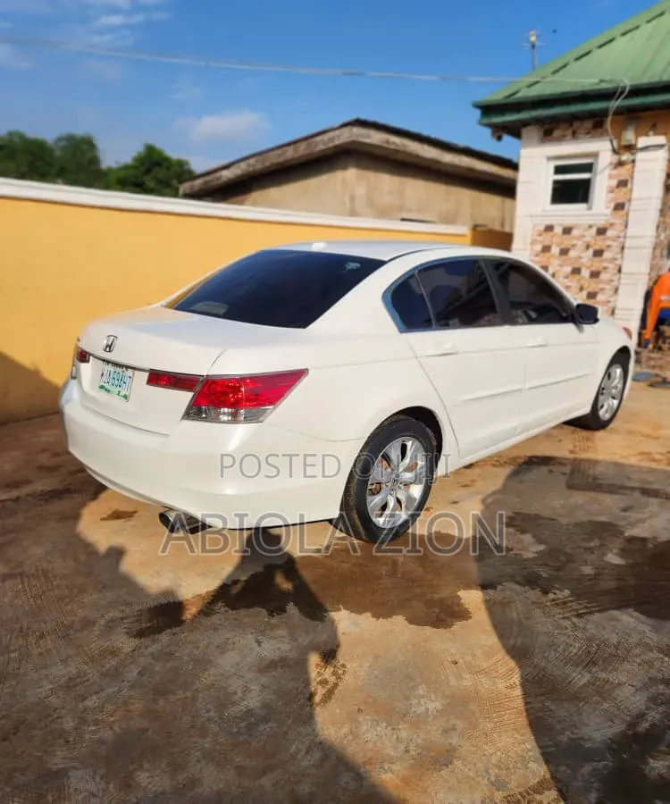 Honda Accord Sedan EX Automatic 2010 White