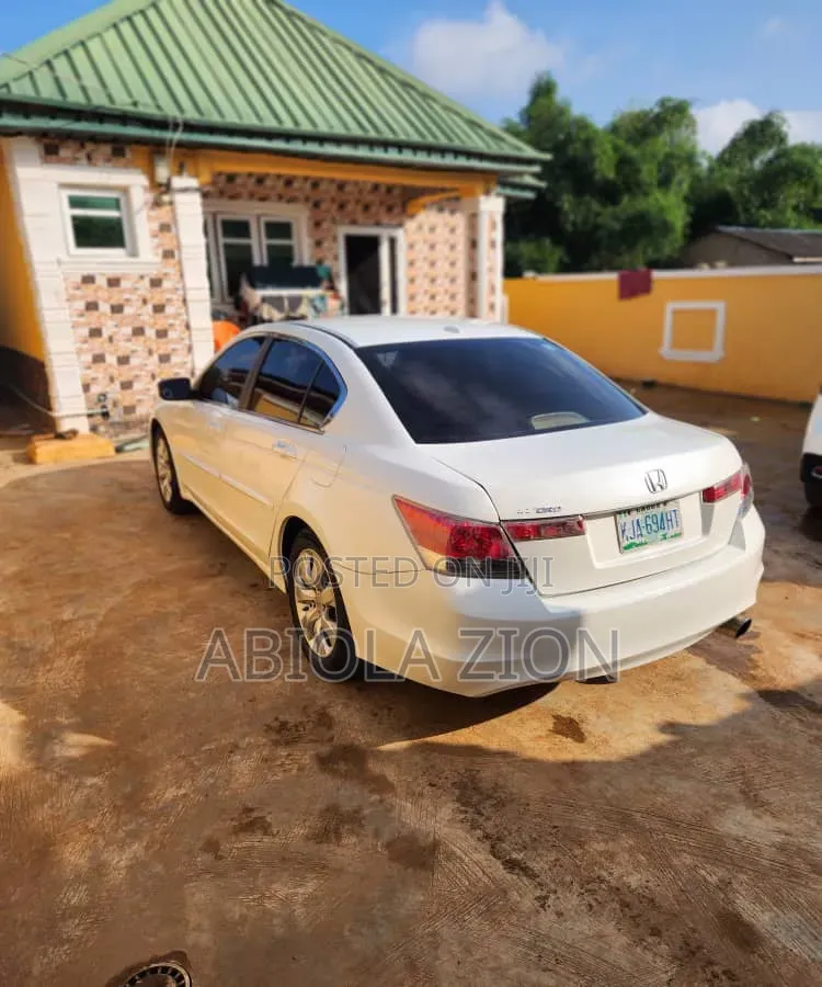 Honda Accord Sedan EX Automatic 2010 White