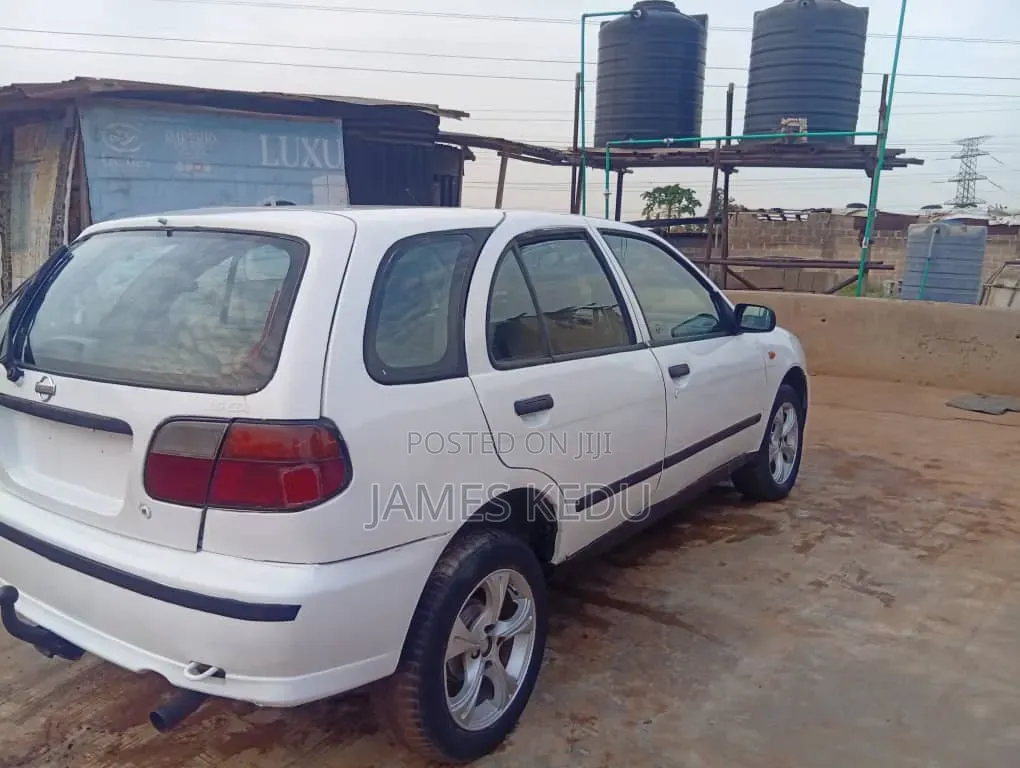 Nissan Almera Tino 2004 Silver