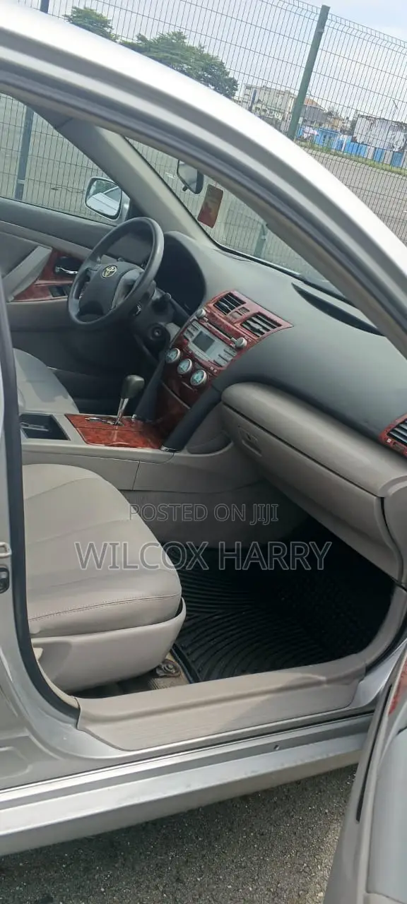 Toyota Camry LE 4dr Sedan (2.4L 4cyl 5A) 2008 Silver