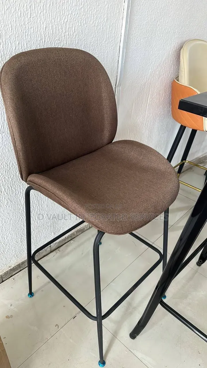 Bar Stool / Modern Stool