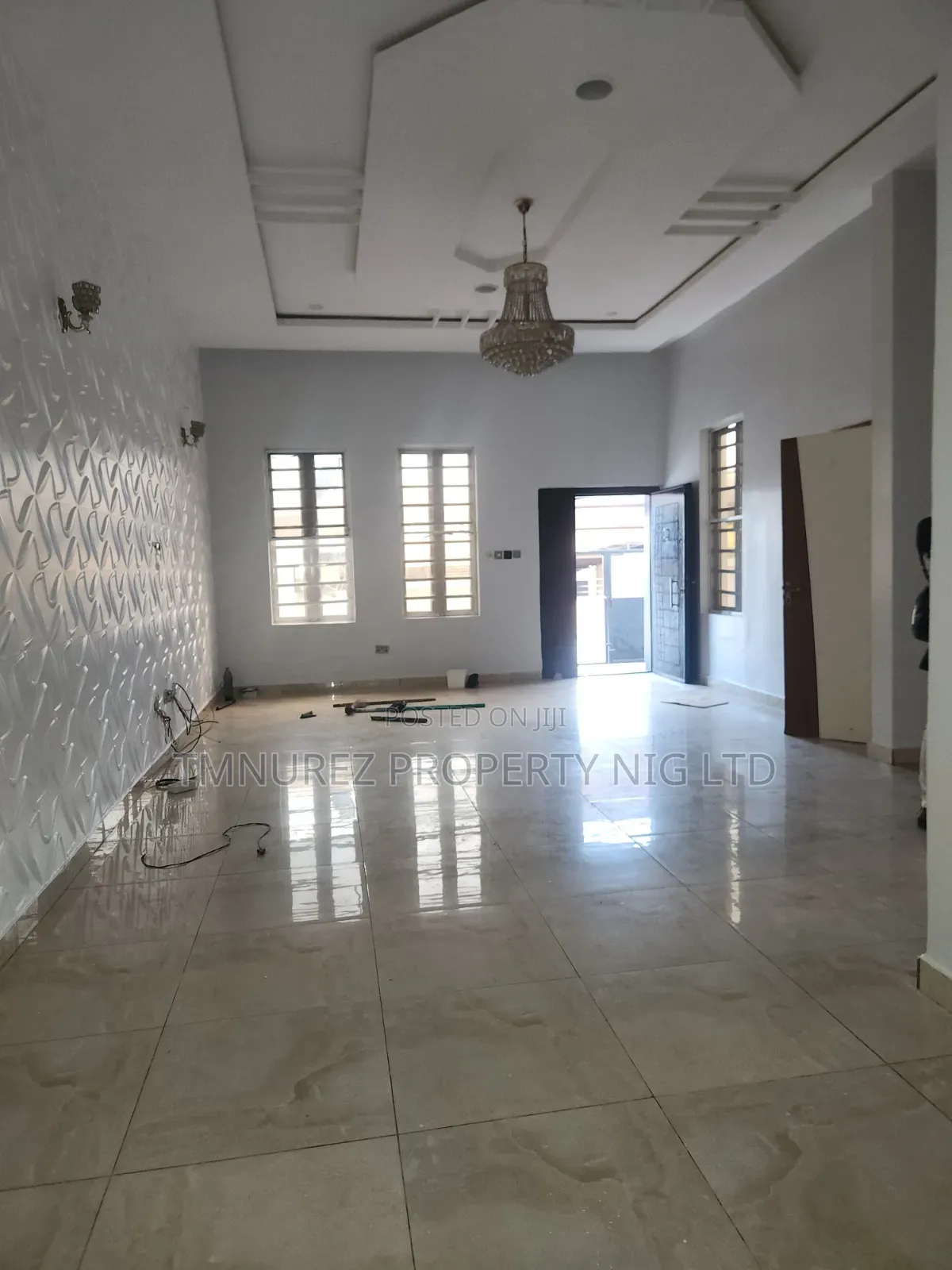4bdrm Duplex in Chevron for sale