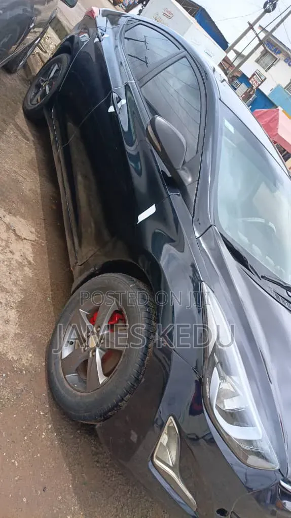 Hyundai Elantra 2012 Black