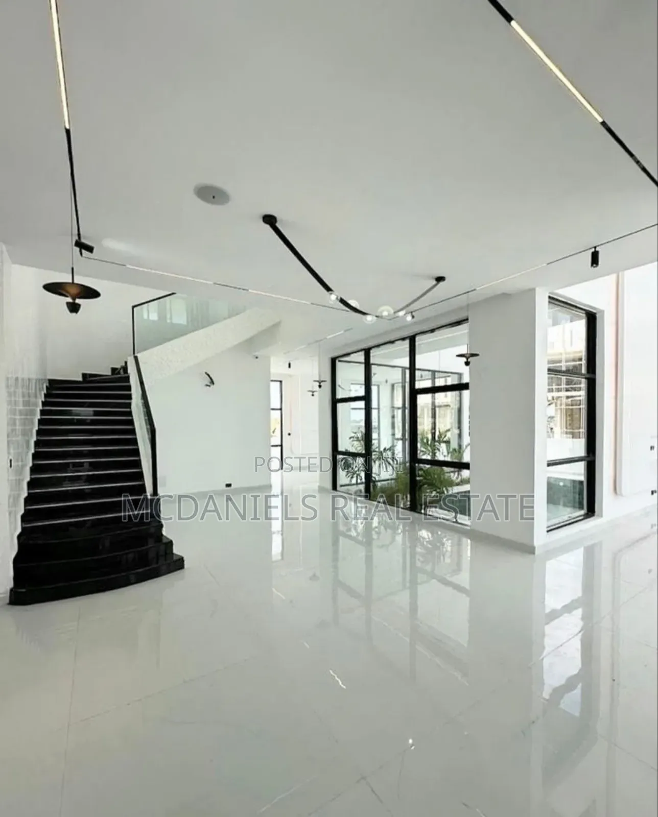 5bdrm Duplex in Osapa london for sale